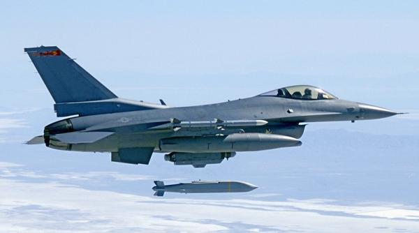 SUA anunță ajutorul militar de 8 miliarde de dolari Ucrainei. Pe listă se află încă un sistem Patriot, dar și bombe ghidate de mare precizie JSOW