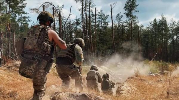 Armata ucraineană a confirmat retragerea din orașul Vuhledar, pentru a evita încercuirea de către trupele ruse. Oficialii militari ruși nu au anunțat încă preluarea controlului asupra localității