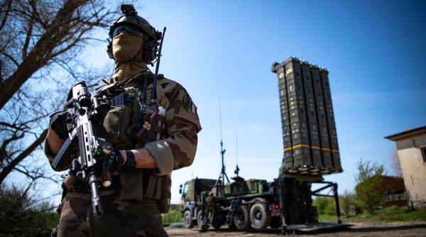 NATO este „insuficient” pregătită pentru un război la scară largă cu Rusia. Generalul Ben Hodges: Nu avem o apărare antirachetă și aeriană adecvată pentru a ne proteja