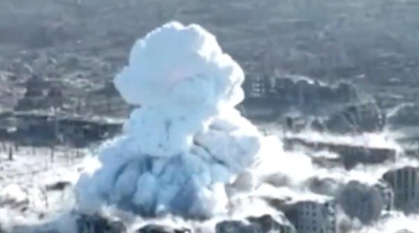 Rusia a aruncat bombe termobarice în Ucraina. ”Am folosit cele mai puternice arme non-nucleare”, se laudă propaganda. De ce adevărul ar putea fi altul