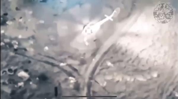 Dronele Bayraktar își reiau lupta împotriva forțelor ruse din Ucraina (Foto/Video): Elicopter rusesc distrus chiar în momentul când aducea trupe ruseşti