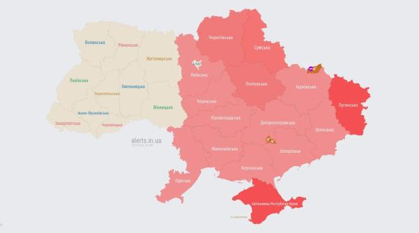 Rusia profită de lăsarea serii și lansează valuri de drone și rachete balistice. Jumătate din Ucraina, sub alertă aeriană 