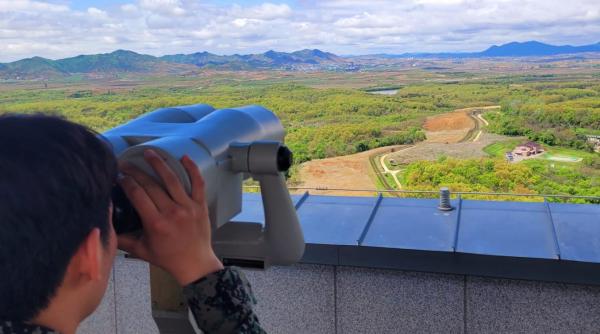 Coreea de Nord a aruncat în aer secțiuni de drumuri și poduri care o leagă de Coreea de Sud