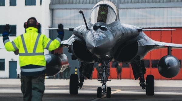 Franța nu va putea oferi Ucrainei tot ajutorul militar promis: Avioanele Rafale nu sunt incluse în noul pachet de asistență