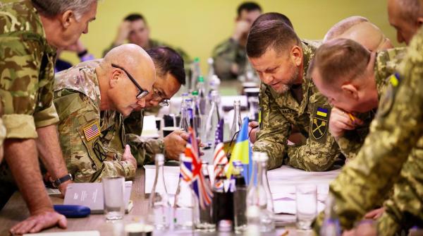 Fostul comandant șef al Forțelor Armate Ucrainene arată cu degetul către ''armatele NATO'': Au fost construite pe baza principiilor militare din epoca Războiului din Coreea