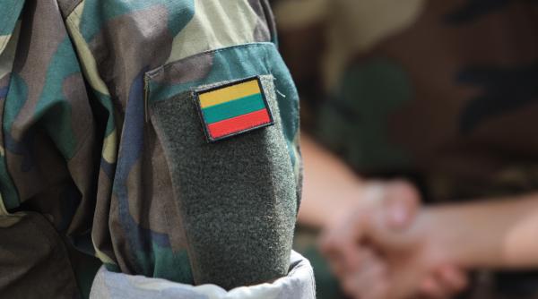 Exemplul lituanian ar trebui să dea de gândit și României: Memorandum cu Ucraina pentru producția de drone, muniții și electronice