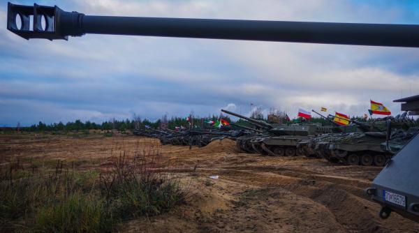 "Pentagonul" european? Motorul franco-german invită câteva state europene să coopereze mai strâns în domeniul apărării