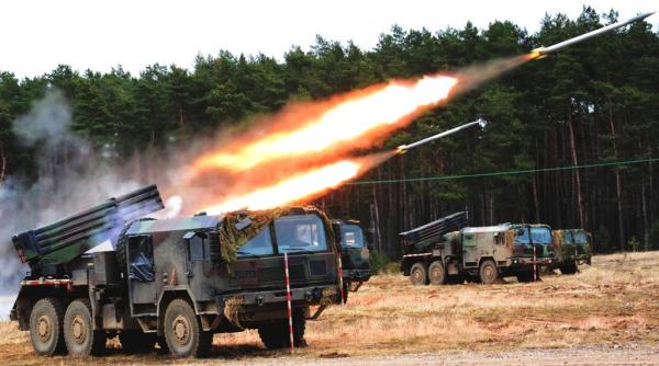 Polonia nu se bazează doar pe HIMARS sau K239 Chunmoo și modernizează batalioane întregi de sisteme de artilerie WR-40 Langusta