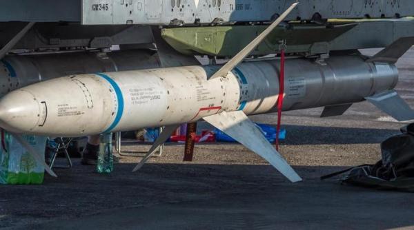 Sistemele ruseşti de apărare aeriană S-300 și S-400, în vizorul aviaţiei ucrainene: SUA începe livrarea de rachete avansate AGM-88E către Ucraina