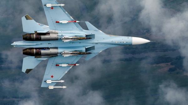 Aviația militară a Rusiei bombardează Alepul după ce președintele Bashar al-Assad a pierdut controlul asupra celui de-al doilea oraş ca mărime din Siria