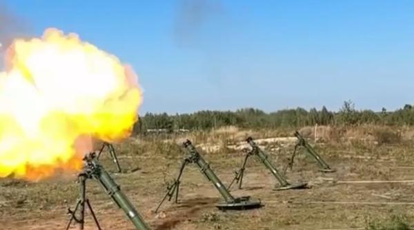 Ucraina „cheamă în service” 100.000 de proiectile de 120 mm din cauza unor defecțiuni. Doar 1 din 10 proiectile funcționează, multe rămânând blocate pe țeava tunului