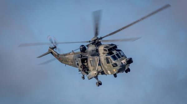 Moscova devine tot mai agresivă: O navă rusă a tras o rachetă de semnalizare asupra unui elicopter german