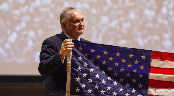 Adrian Zuckerman, fostul ambasador al SUA: România, scoasă din prăpastie în ultimul moment. Cei care sunt în spatele atacului rus trebuie aduși în fața justiției