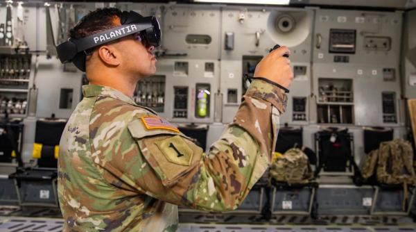 Pentagonul accelerează: Palantir și Anduril, proiect pentru a ”filtra”, cu ajutorul inteligenței artificiale, informațiile colectate de pe câmpul de luptă