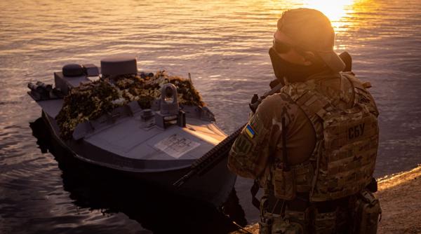 ”Sea Baby” multirol: Drone navale ucrainene au angajat aeronavele și ambarcațiunile rusești folosind mitraliere de calibru mare