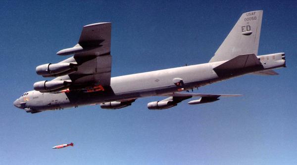 U.S. Air Force, demonstraţie de forţă în Siria în ultimele ore de domnie ale regimului Assad: Bombardierele strategice B-52 au atacat poziţii ale ISIS