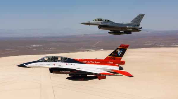 În timp ce US Army spune că dependența de F-16 robotizate e ”la secole distanță”, China vrea să fie lider global în AI până în 2030