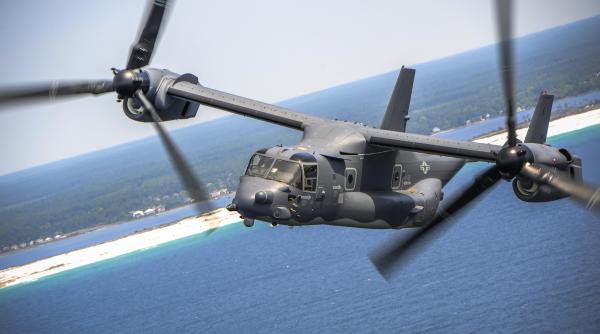 Noi probleme pentru V-22 Osprey. SUA a consemnat la sol toate avioanele după ce un V-22 a pierdut un motor, incident similar cu tragedia din Japonia