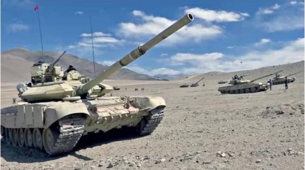 Tancul de Himalaya, în condiții extreme. Noul tanc Zorawar a fost testat în condiții în care tancurile T-90 ale Rusiei nu pot face față