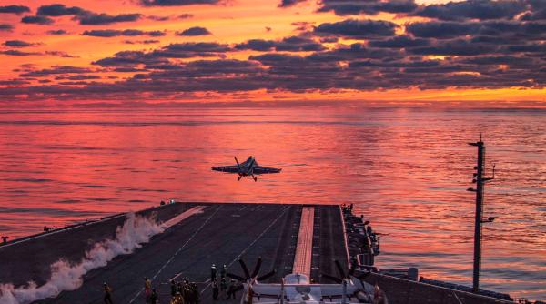 Ciudatul caz al unui F/A-18 doborât din „friendly fire”: SUA pierd un F/A-18E lovit din greșeală de o rachetă a crucișătorului USS Gettysburg