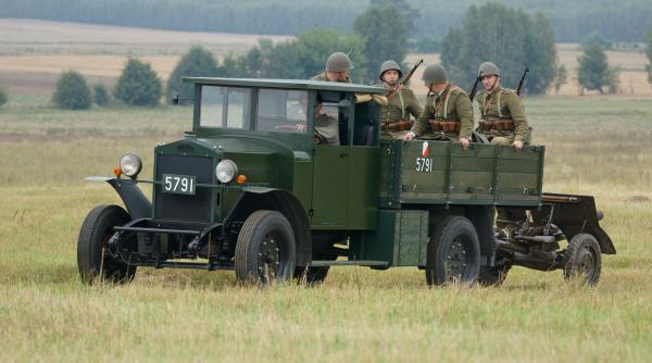 De la tractoare la blindate de luptă. Aflată în colaps, celebra fabrică de tractoare Ursus din Polonia se reprofilează radical în fața amenințărilor Rusiei