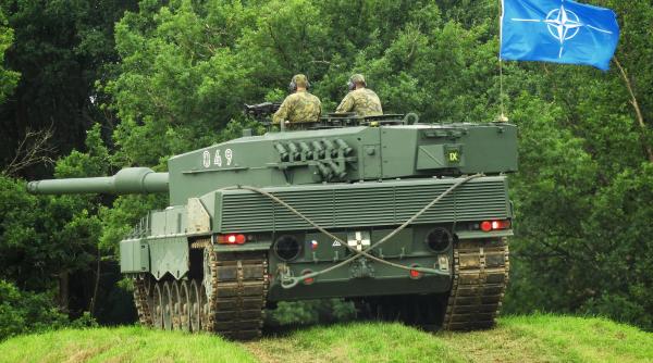 Tancurile germane, „coșmarul” Rusiei, în versiunea modernă Leopard 2A8, din nou în coasta imperiului. Pentru prima dată după 1991 o fostă republică sovietică cumpără tancuri