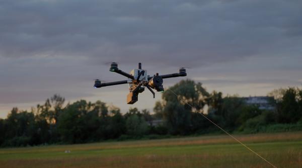 Dronele cu fibră optică, o nouă găselniță pentru trupele ruse: Ucraina caută o tehnologie militară pentru a combate dronele rezistente la bruiaj electronic