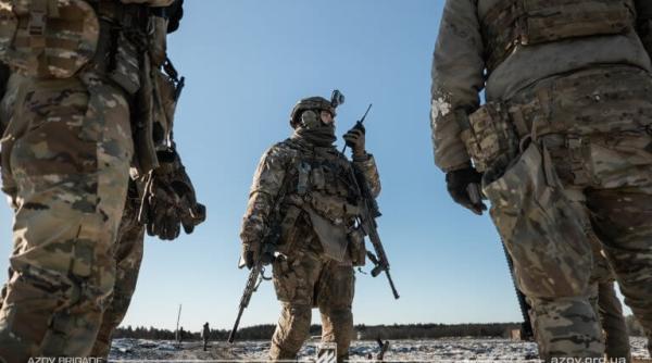 Trupele ruse au avansat în trei direcții în Donețk. Militarii Azov încearcă să păstreze pozițiile în Torețk, dar Federația are „avantaj numeric și de echipamente”