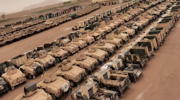 Talibanii nu vor să returneze echipamentul militar american rămas în Afganistan, cu care defilează în fiecare an