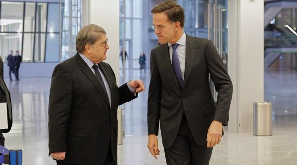 Ministrul român de externe, discuție cu șeful NATO. Hurezeanu: Nivelul cheltuielilor militare trebuie să corespundă intensității amenințărilor