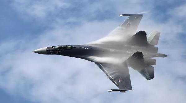 „Telenovela iraniană Su-35” s-a încheiat. După mult timp, Rusia reușește într-un final să găsească al doilea client extern pentru avioanele Su-35