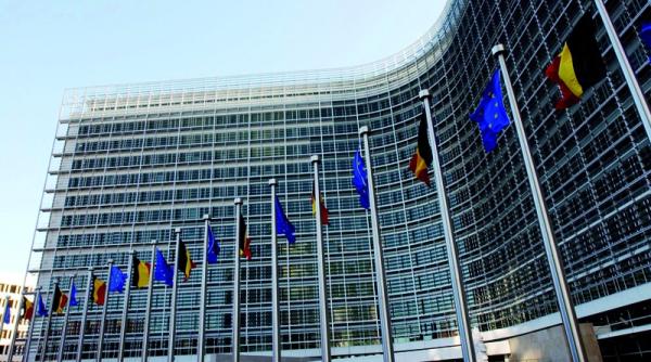 Comisia Europeană critică protecționismul SUA și nu exclude posibilitatea ca UE să răspundă prin creșterea taxelor de import