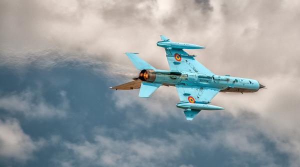 Gl. Simionescu explică de ce era greu de zburat ''fierul de călcat''. Aripa delta a MiG-21 LanceR și viteza mare inclusiv la aterizare nu ierta piloților greșeala