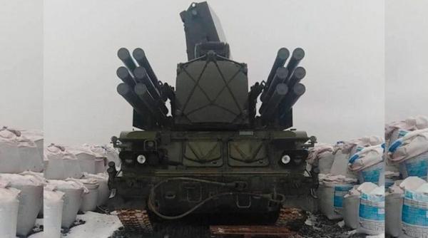 Rușii au aruncat în luptă sistemul „Super Pantsir”. În premieră versiunea Pantsir-SM-SV a fost văzută pe frontul din Ucraina
