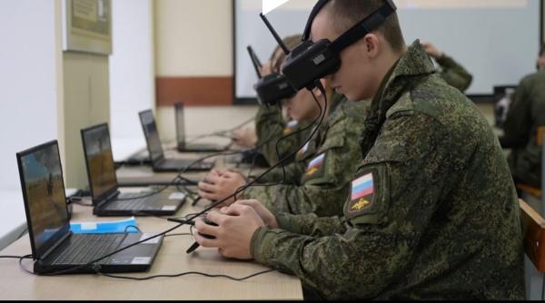 ”Șoimii lui Putin”. În câțiva ani, armata rusă ar putea să aibă mai mulți operatori de drone decât infanteriști