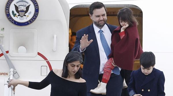 Soția lui JD Vance refuzată în Groenlanda. Guvernul de coaliție al insulei se solidarizează împotriva intențiilor administrației americane