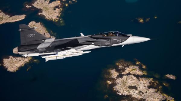 Gripen a spart în sfârșit gheața: După 12 ani s-a găsit cumpărător, avioanele Gripen „învingând” în competiție F-16, chiar în America de Sud