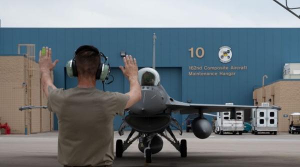 F-16 se „mută” în Europa de Est. În România e singurul centru de pregătire, iar întreținerea pentru F-16 în cea mai modernă versiune va fi găzduită de Slovacia