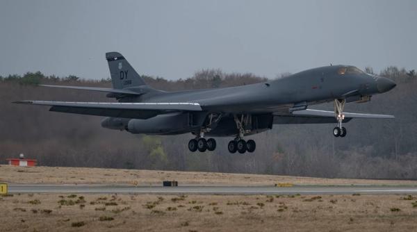 Puternicele bombardiere americane, în coasta Rusiei: Patru B-1B Lancer au fost dislocate, în premieră, în apropierea Orientului Îndepărtat al Rusiei