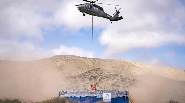Black Hawk pilotat de la distanță, testat în misiuni de stingere a incendiilor