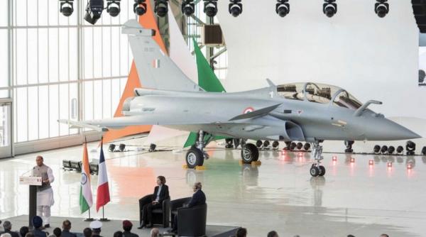 Nu iese fum fără foc: În telenovela avionului Rafale doborât în premieră de un J-10 de producție chineză, India recunoaște „pierderi”. Dar doar atât