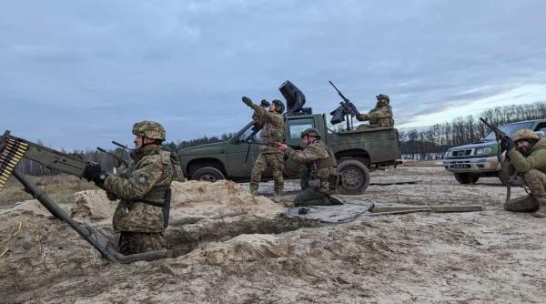 Rușii sufocă apărarea antiaeriană ucraineană cu noi tactici de luptă. Dronele distrag sistemele principale de apărare, făcând loc rachetelor puternice rusești să atingă țintele