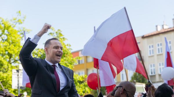 Conservatorul Karol Nawrocki a câștigat alegerile prezidențiale din Polonia, după o noapte albă cu rezultatul întors dramatic