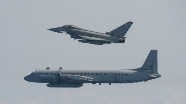 Ce căutau două avioane ruse de spionaj An-30 și Il-20 atât de aproape de spațiul alianței? Eurofighter britanice dislocate în Polonia au interceptat imediat avioanele ruse
