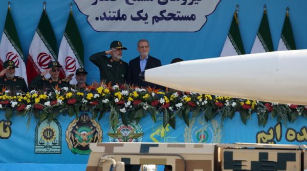 Reza Pahlavi, fiul fostului șah spune că sfârșitul regimului ayatolahilor în Iran e „aproape” și compară evenimentele cu căderea Zidului Berlinului