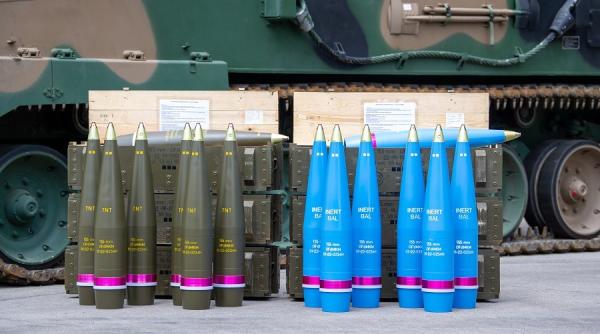 Goana Poloniei după obuze de 155mm: Varșovia pompează peste o jumătate de miliard de euro pentru a deveni o ,,fortăreață a producţiei de muniții''