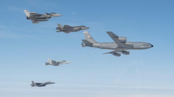 Mesajul  de descurajare al NATO pentru Rusia: Avioane de luptă de au transformat Finlanda în vârful de lance al fancului nordic