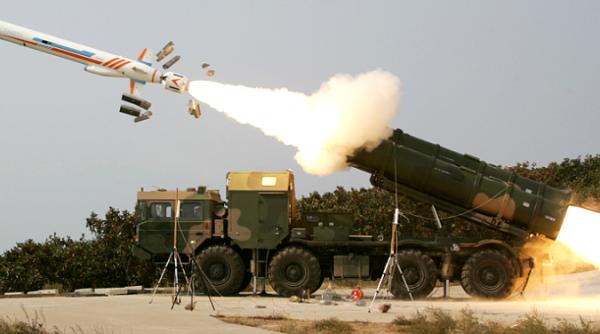 SUA au pe masă decizia de a livra rachete Tomahawk către Ucraina. Lovirea Moscovei și St. Petersburgului e în pixul președintelui american