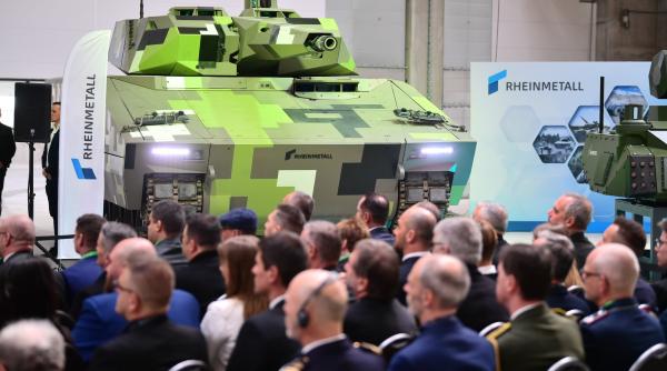 Nemții au început „ofensiva industrială” în competiția mașinilor de luptă ale României: Pe lângă producția locală a Lynx, planul include și producția de muniție de calibru mediu