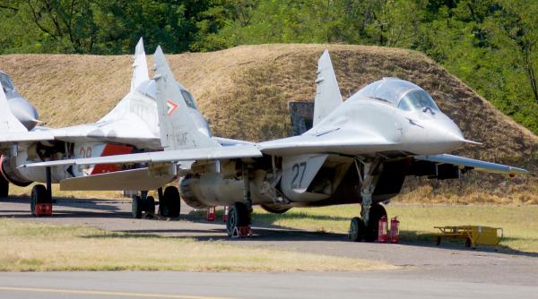 Furt misterios pe o bază militară din Ungaria: Piese esențiale, sustrase de la avioane MiG-29 dezafectate
